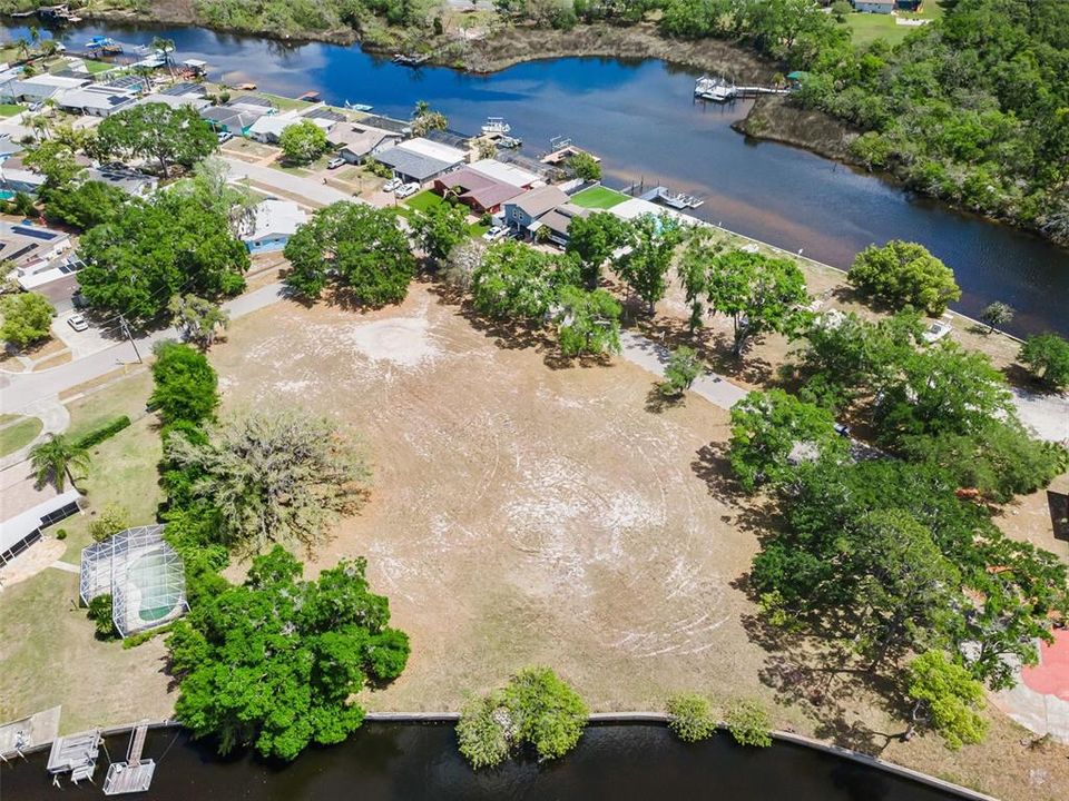 En Venta: $799,000 (1.46 acres)