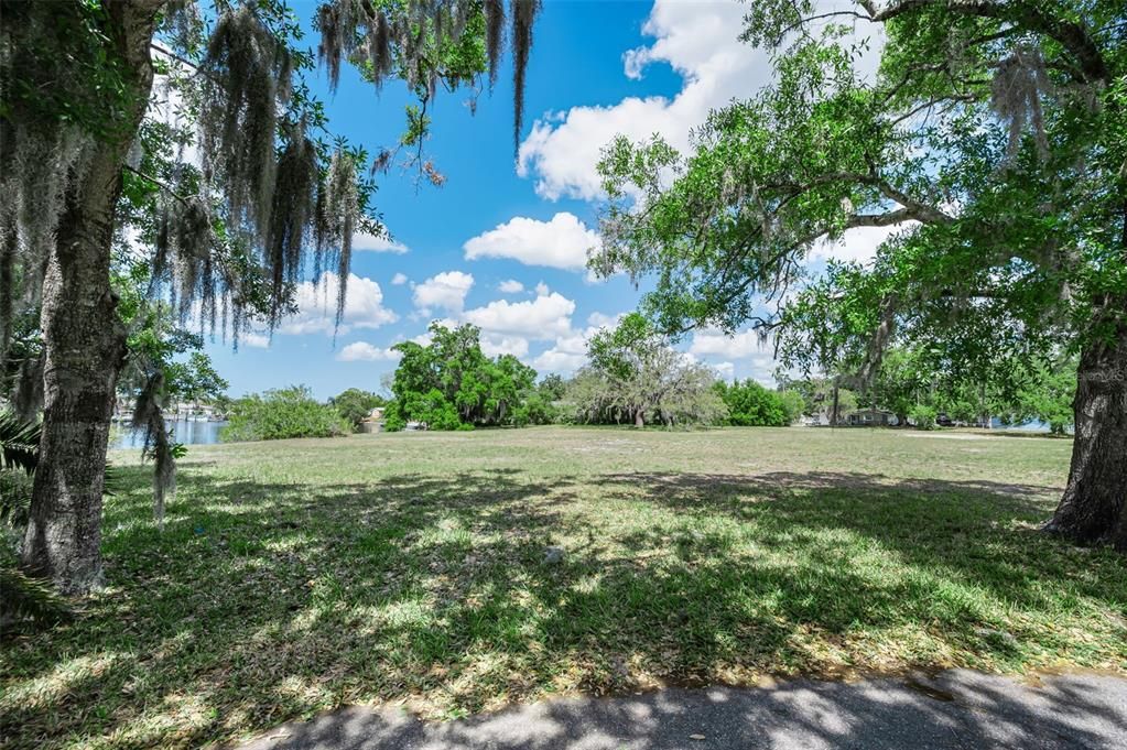 En Venta: $799,000 (1.46 acres)