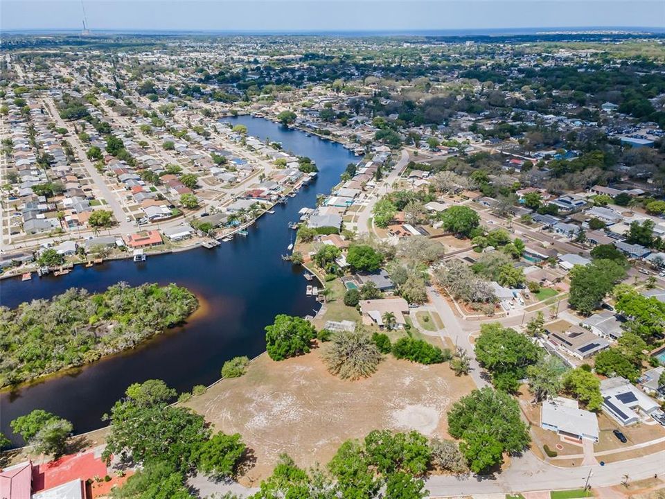 En Venta: $799,000 (1.46 acres)