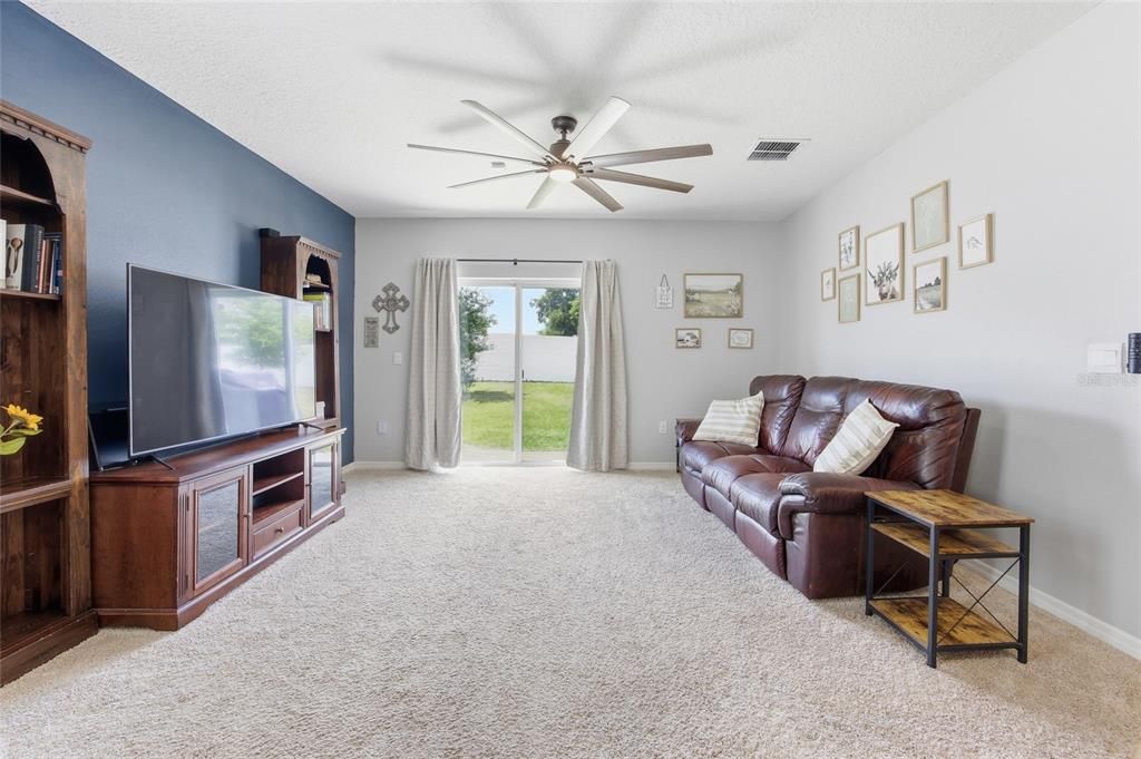 Active With Contract: $359,000 (5 beds, 3 baths, 2528 Square Feet)