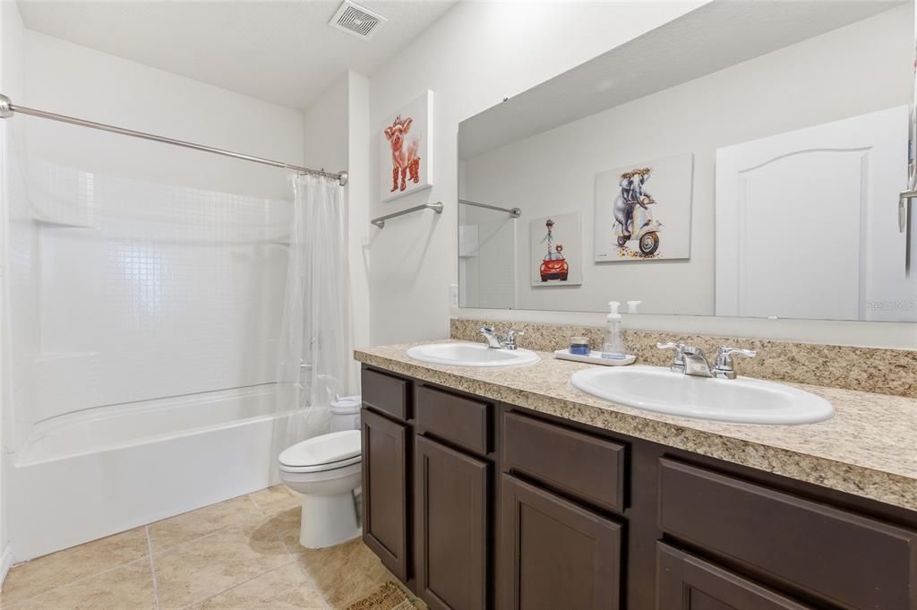 Active With Contract: $359,000 (5 beds, 3 baths, 2528 Square Feet)