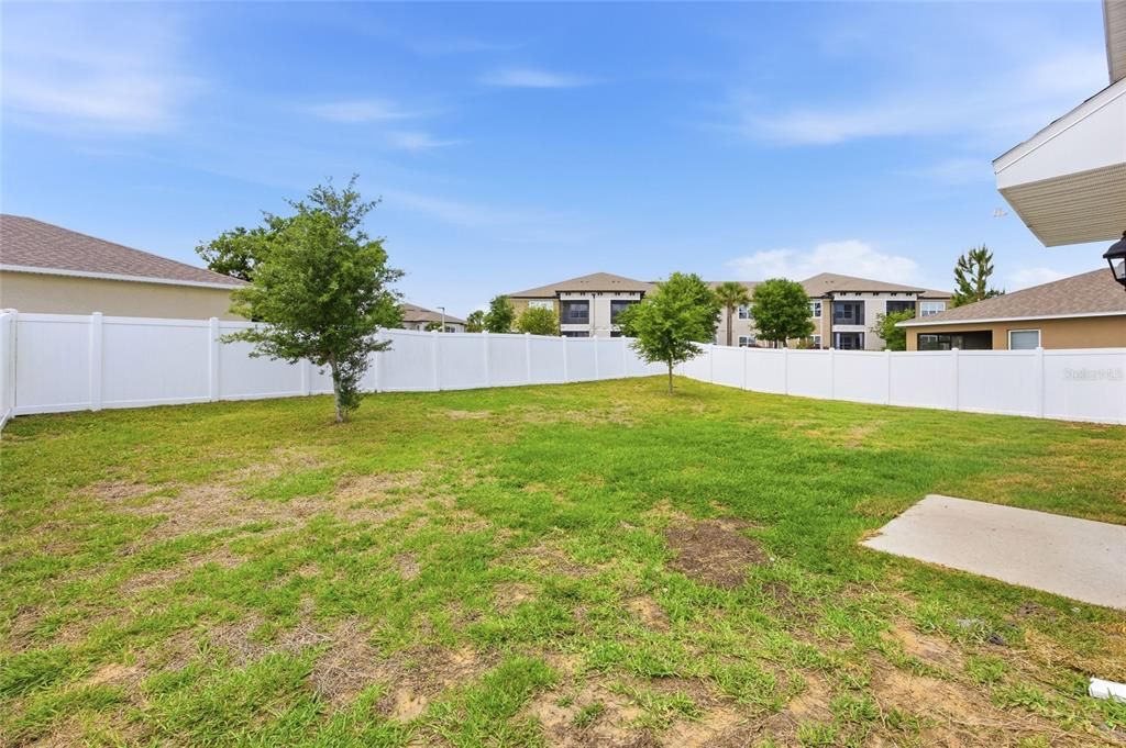 Active With Contract: $359,000 (5 beds, 3 baths, 2528 Square Feet)
