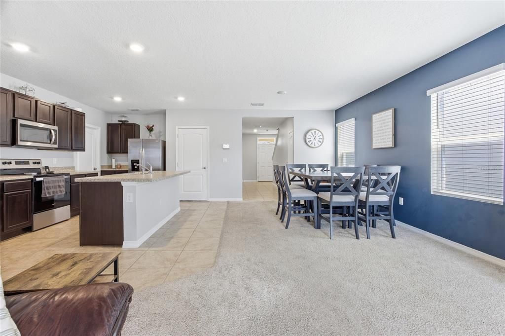 Active With Contract: $359,000 (5 beds, 3 baths, 2528 Square Feet)