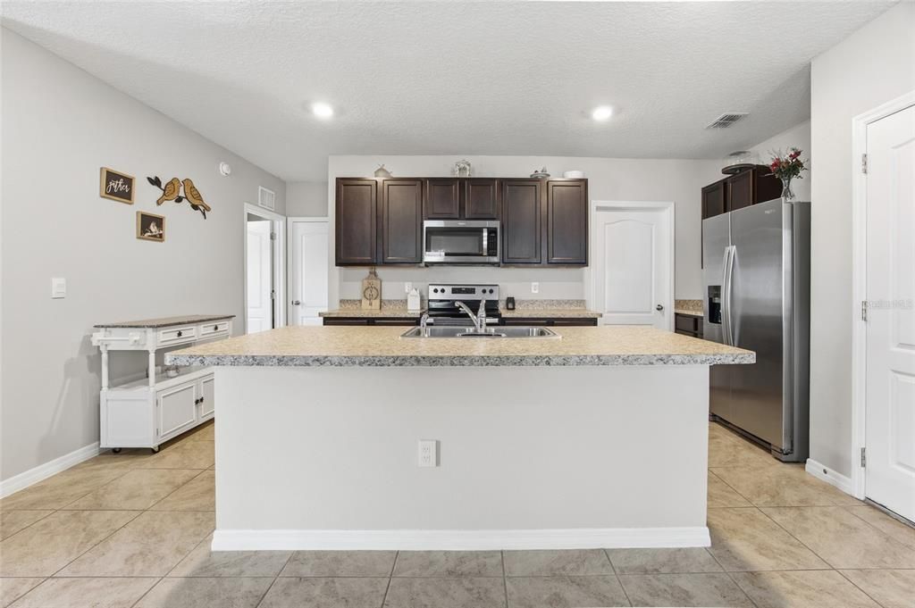 Active With Contract: $359,000 (5 beds, 3 baths, 2528 Square Feet)