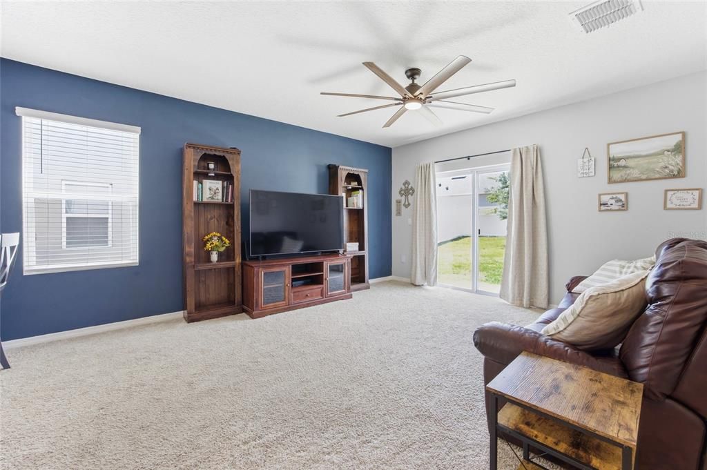Active With Contract: $359,000 (5 beds, 3 baths, 2528 Square Feet)