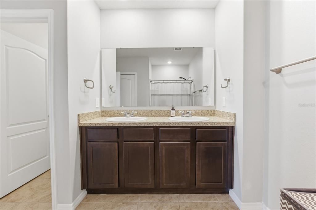 Active With Contract: $359,000 (5 beds, 3 baths, 2528 Square Feet)