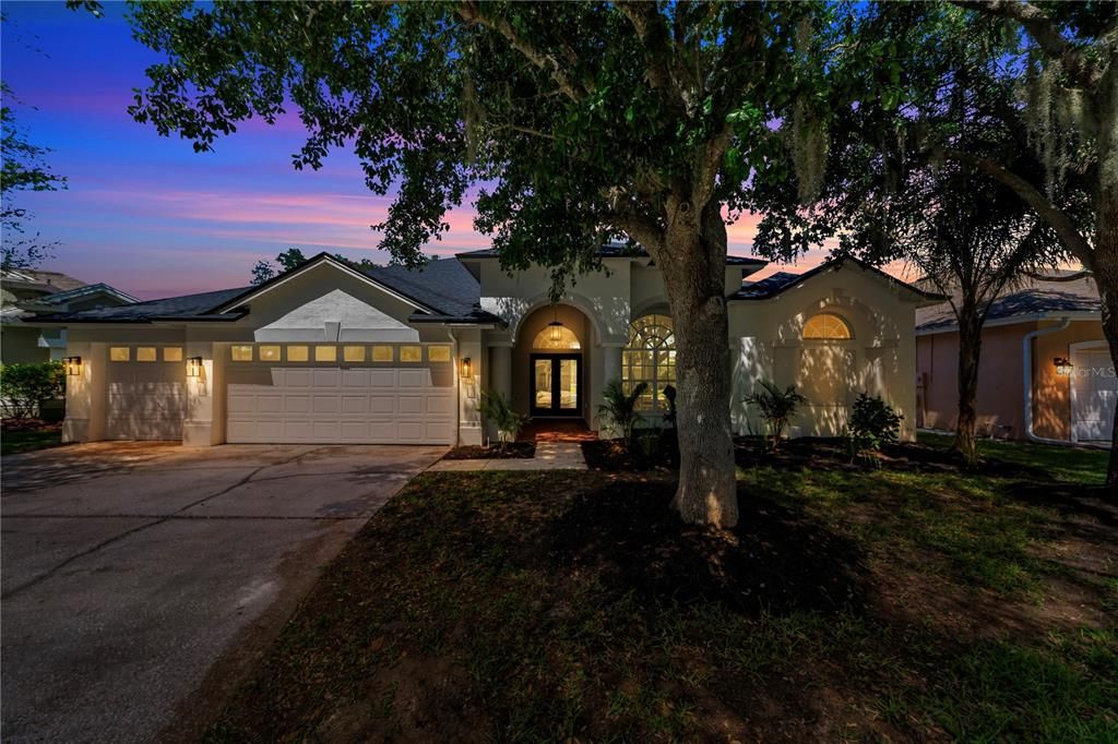 Active With Contract: $849,000 (4 beds, 3 baths, 2880 Square Feet)