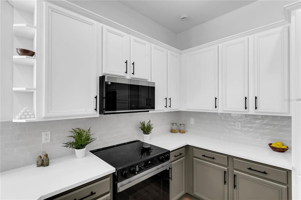 Active With Contract: $849,000 (4 beds, 3 baths, 2880 Square Feet)