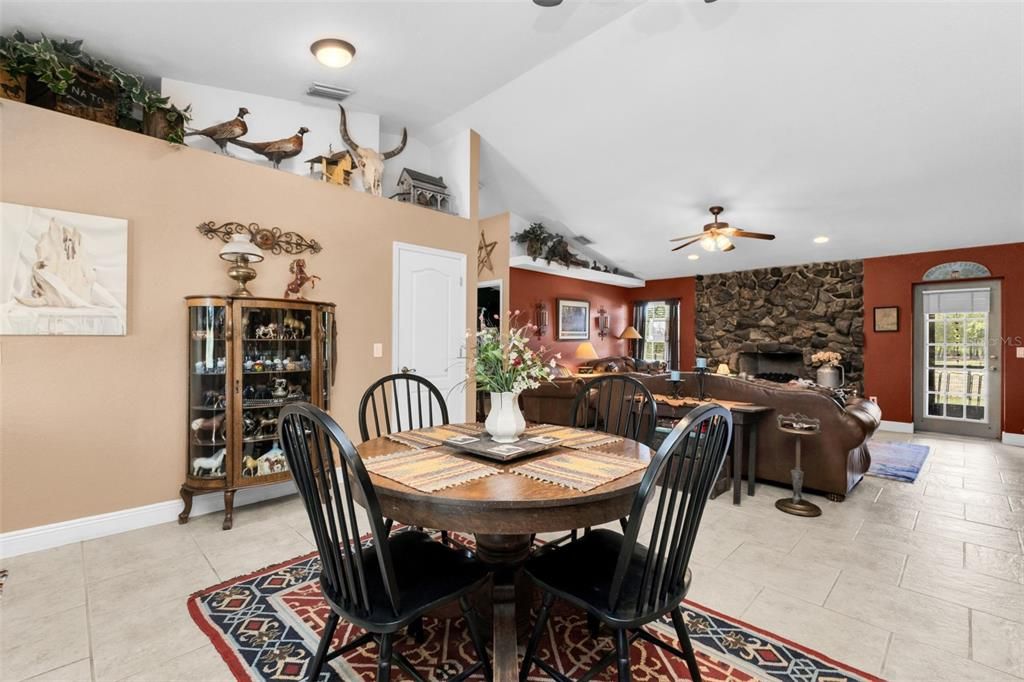 Active With Contract: $499,000 (3 beds, 2 baths, 1484 Square Feet)