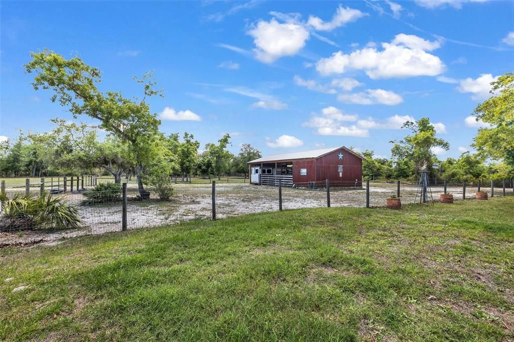 Active With Contract: $499,000 (3 beds, 2 baths, 1484 Square Feet)
