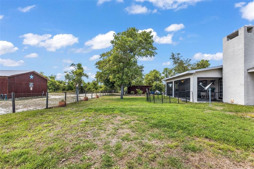 Active With Contract: $499,000 (3 beds, 2 baths, 1484 Square Feet)