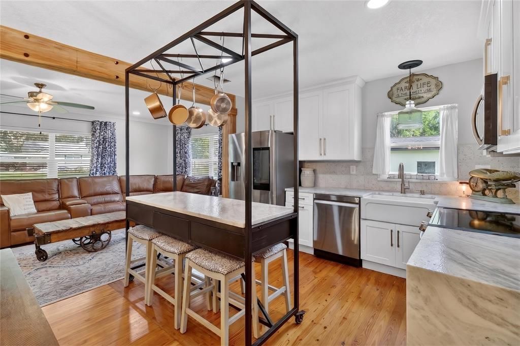 En Venta: $310,000 (3 camas, 2 baños, 1500 Pies cuadrados)