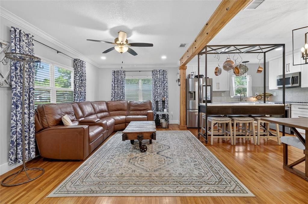 En Venta: $310,000 (3 camas, 2 baños, 1500 Pies cuadrados)