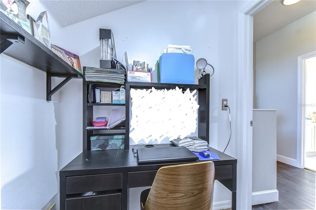 Activo con contrato: $325,000 (3 camas, 2 baños, 1637 Pies cuadrados)