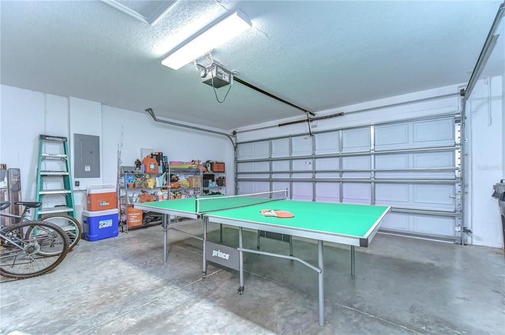 Activo con contrato: $325,000 (3 camas, 2 baños, 1637 Pies cuadrados)