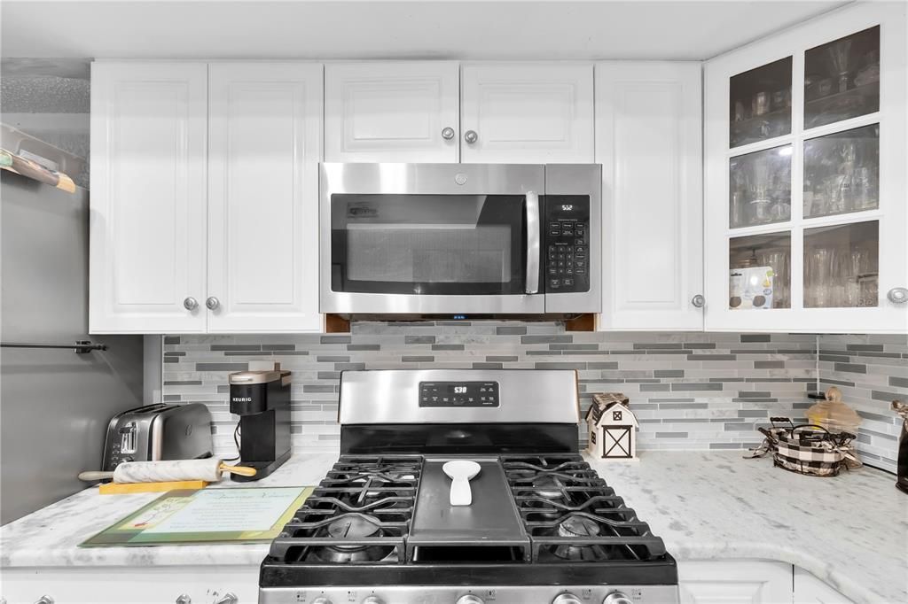 Activo con contrato: $325,000 (3 camas, 2 baños, 1890 Pies cuadrados)