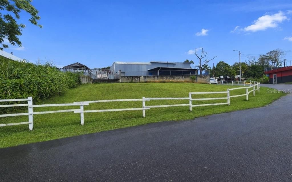 En Venta: $170,000 (0.13 acres)