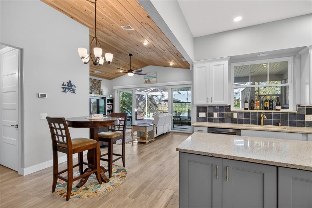 For Sale: $870,000 (2 beds, 2 baths, 1258 Square Feet)
