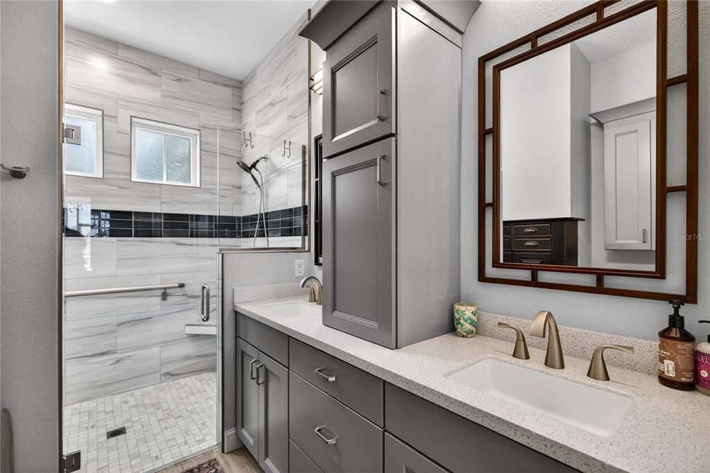 For Sale: $870,000 (2 beds, 2 baths, 1258 Square Feet)