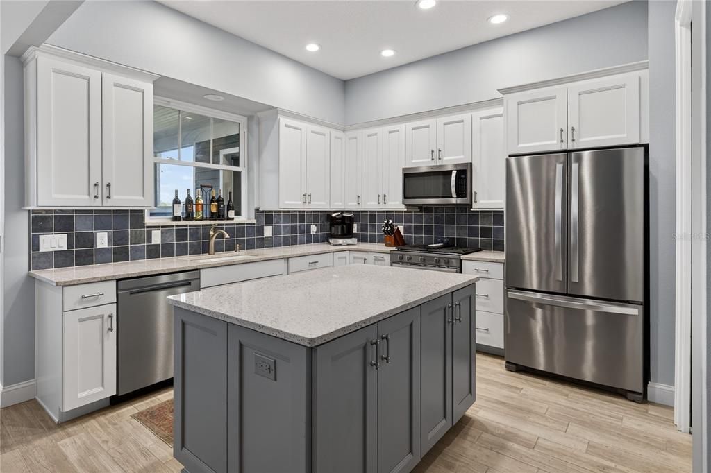 For Sale: $480,000 (2 beds, 2 baths, 1258 Square Feet)