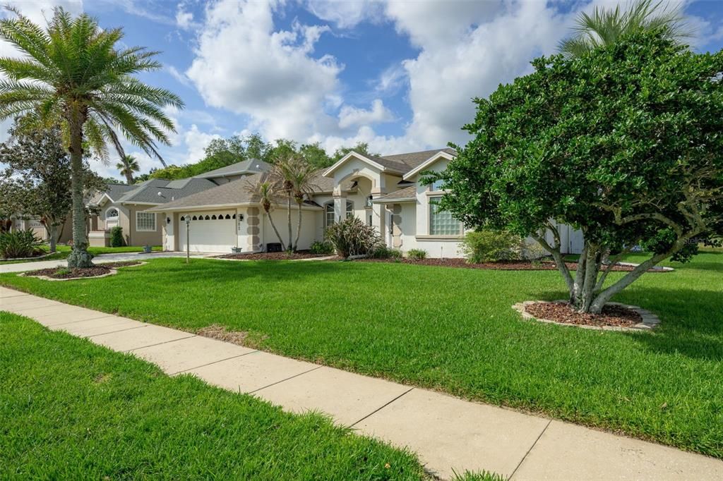 For Sale: $565,000 (3 beds, 2 baths, 2115 Square Feet)