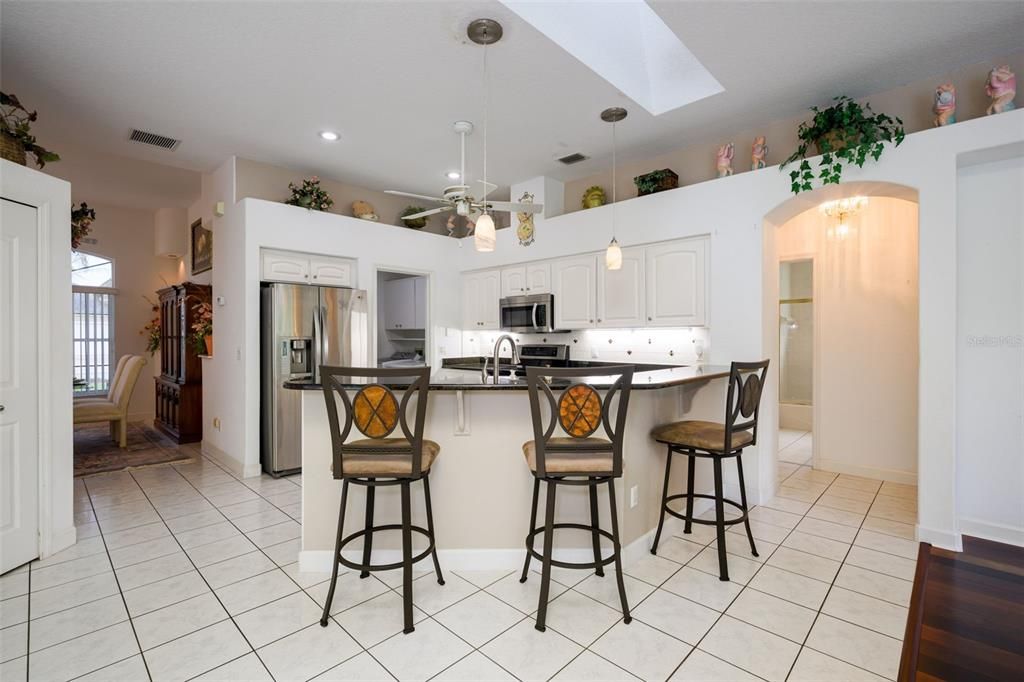 For Sale: $565,000 (3 beds, 2 baths, 2115 Square Feet)