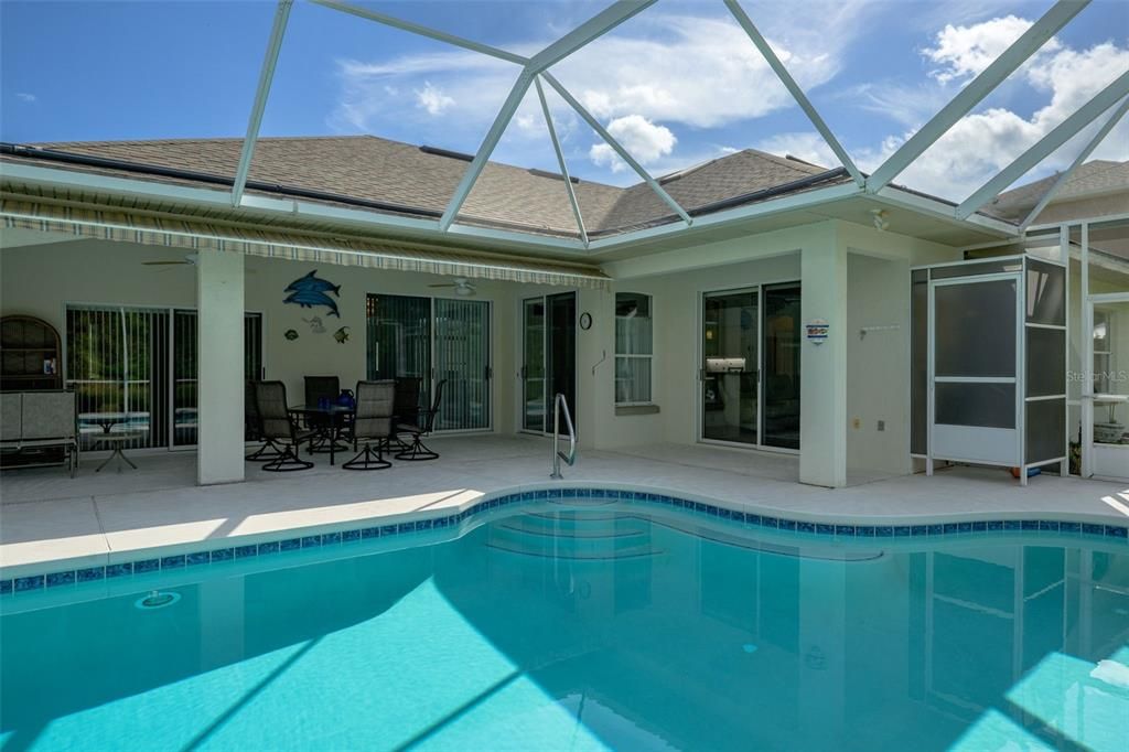 For Sale: $565,000 (3 beds, 2 baths, 2115 Square Feet)