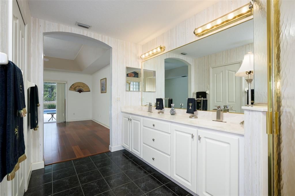 For Sale: $565,000 (3 beds, 2 baths, 2115 Square Feet)