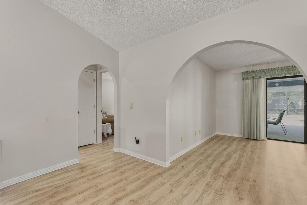 Active With Contract: $395,000 (3 beds, 2 baths, 1947 Square Feet)
