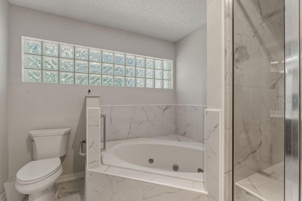Active With Contract: $395,000 (3 beds, 2 baths, 1947 Square Feet)
