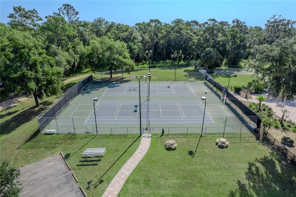 Active With Contract: $395,000 (3 beds, 2 baths, 1947 Square Feet)
