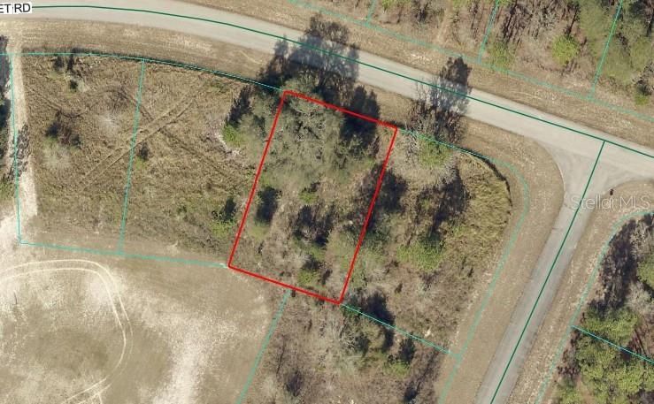 На продажу: $33,000 (0.23 acres)
