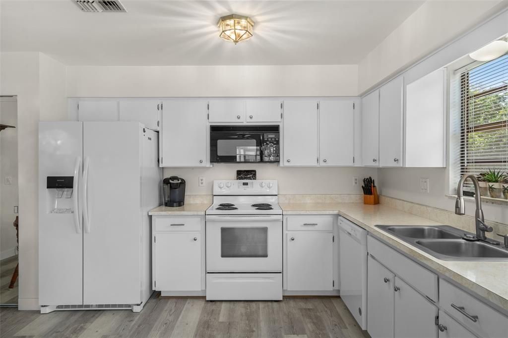 En Venta: $147,500 (2 camas, 2 baños, 1008 Pies cuadrados)
