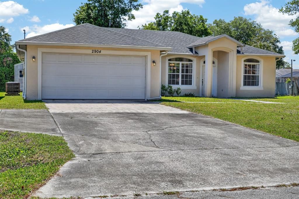 Active With Contract: $385,000 (3 beds, 2 baths, 1734 Square Feet)