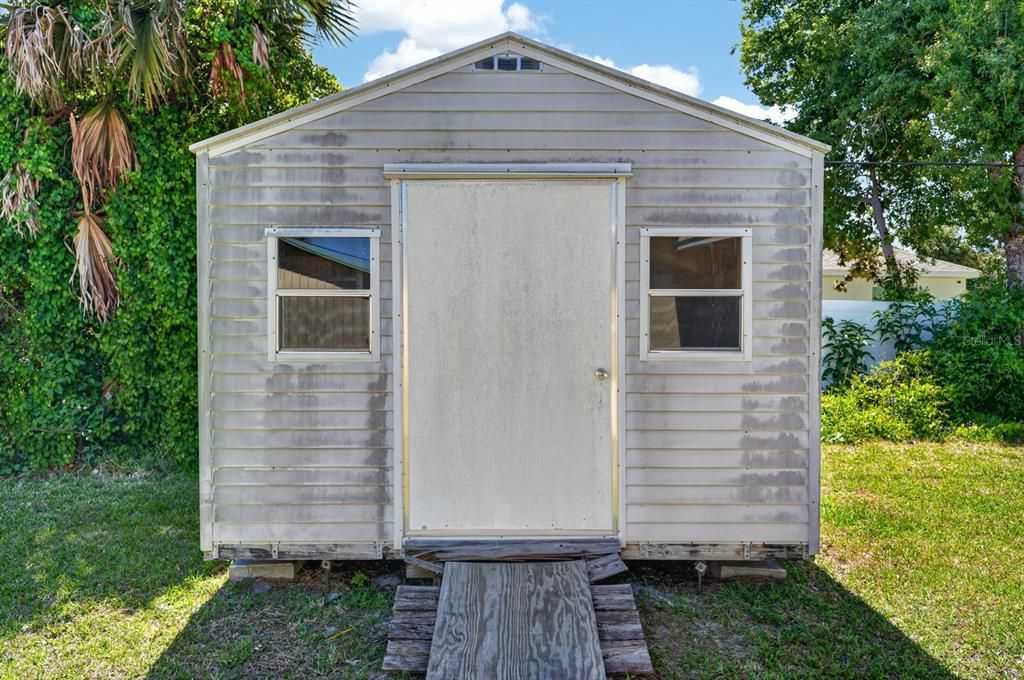 Active With Contract: $385,000 (3 beds, 2 baths, 1734 Square Feet)