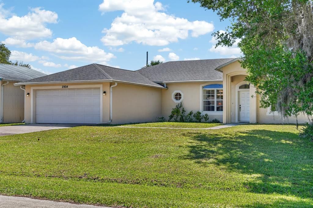 Active With Contract: $385,000 (3 beds, 2 baths, 1734 Square Feet)