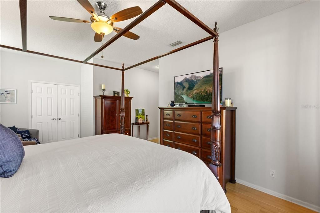 Active With Contract: $599,000 (4 beds, 2 baths, 2231 Square Feet)