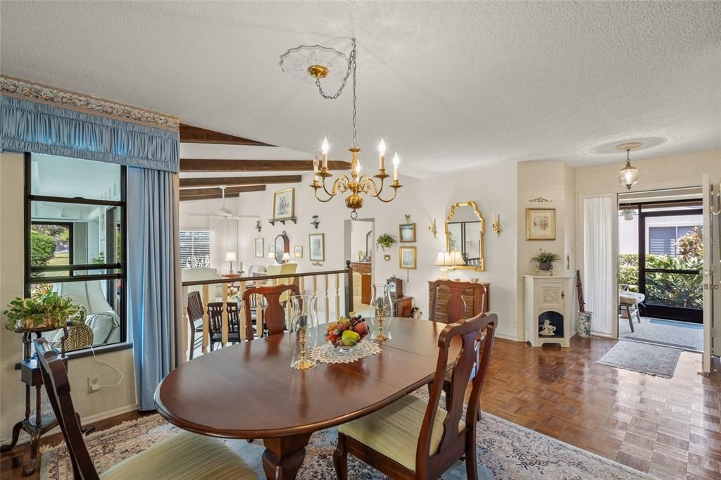 En Venta: $289,000 (3 camas, 2 baños, 1679 Pies cuadrados)