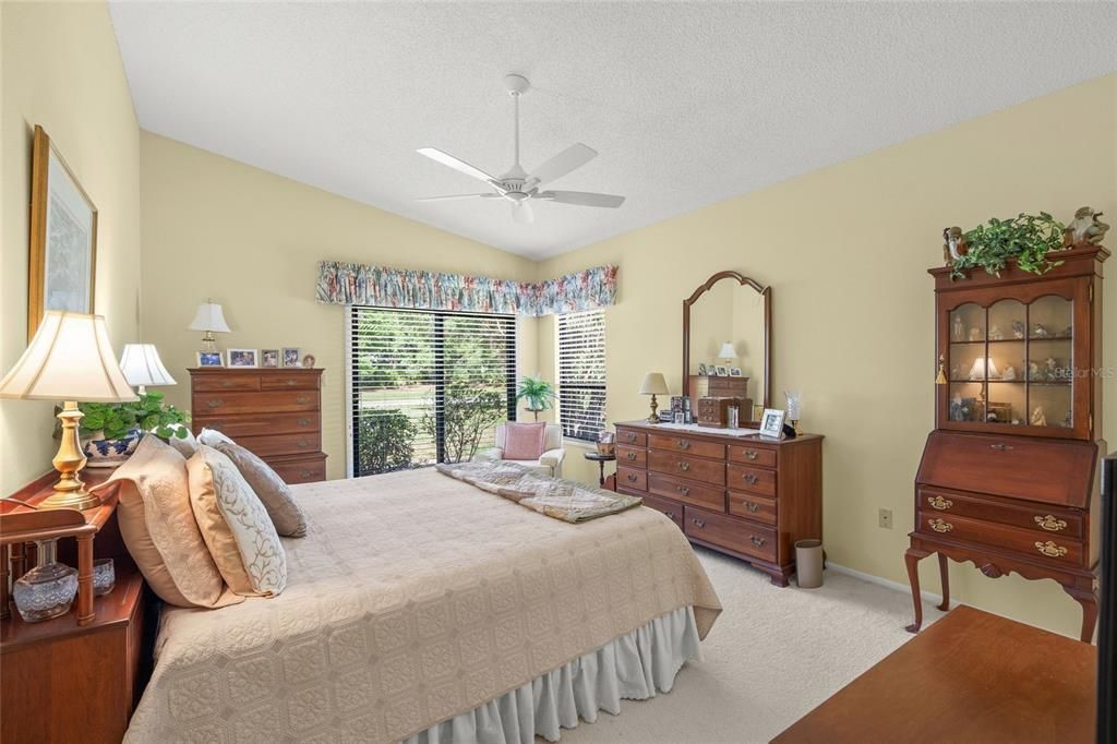 En Venta: $289,000 (3 camas, 2 baños, 1679 Pies cuadrados)