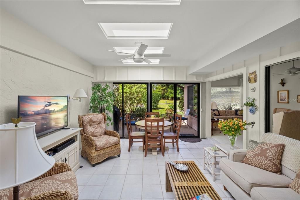 En Venta: $289,000 (3 camas, 2 baños, 1679 Pies cuadrados)