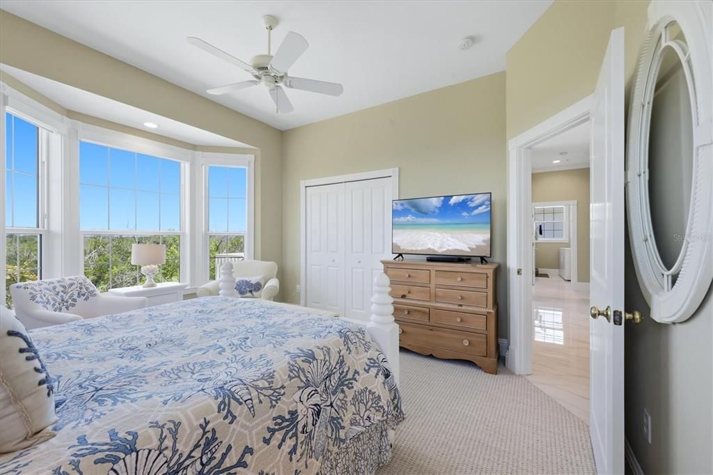 For Sale: $2,400,000 (3 beds, 3 baths, 2375 Square Feet)