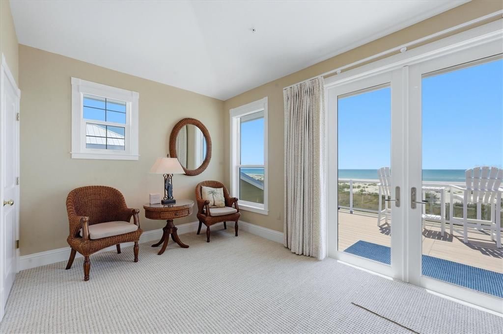 For Sale: $2,400,000 (3 beds, 3 baths, 2375 Square Feet)