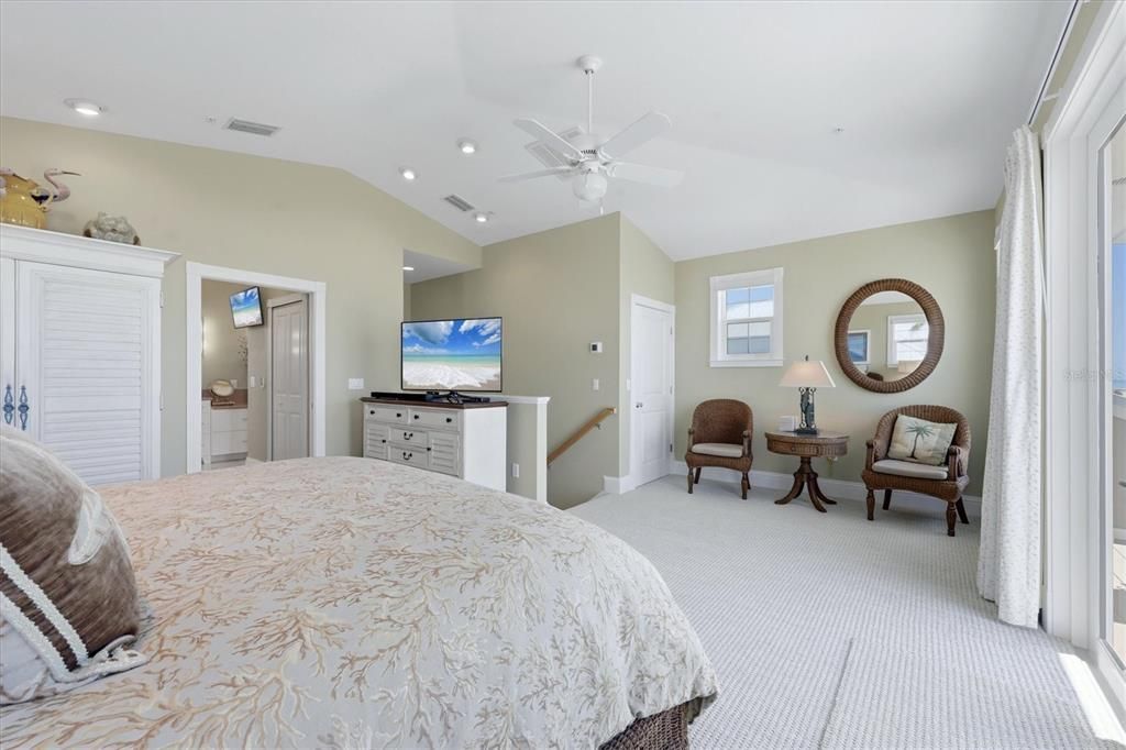 For Sale: $2,400,000 (3 beds, 3 baths, 2375 Square Feet)