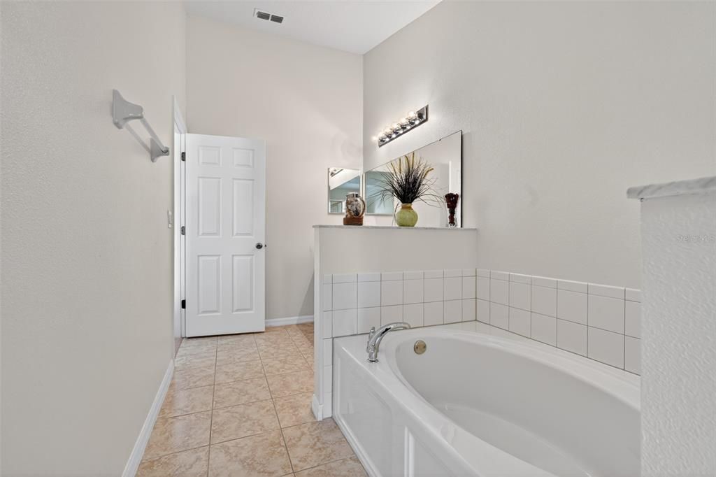 Active With Contract: $300,000 (3 beds, 2 baths, 1522 Square Feet)