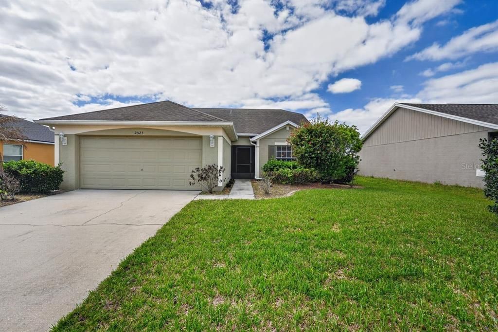 Active With Contract: $300,000 (3 beds, 2 baths, 1522 Square Feet)