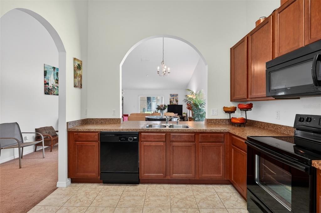 Active With Contract: $300,000 (3 beds, 2 baths, 1522 Square Feet)