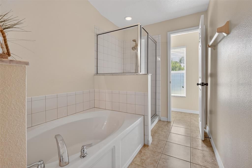 Active With Contract: $300,000 (3 beds, 2 baths, 1522 Square Feet)