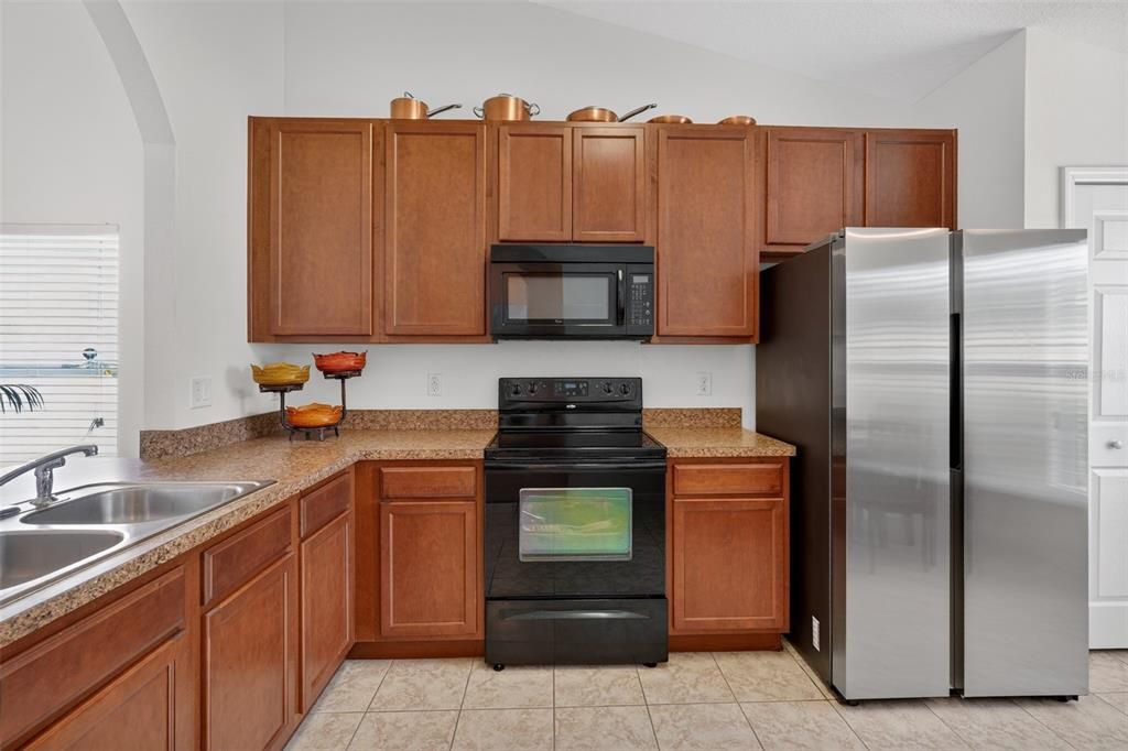 Active With Contract: $300,000 (3 beds, 2 baths, 1522 Square Feet)
