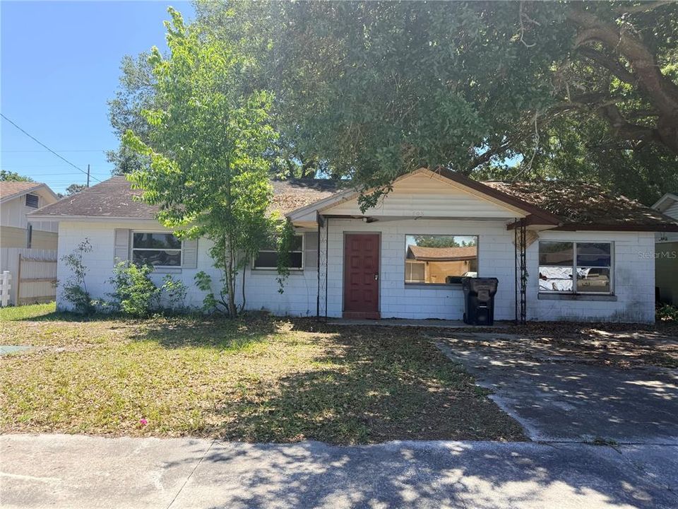 Vendido Recientemente: $114,995 (3 camas, 3 baños, 2000 Pies cuadrados)