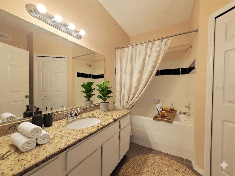 Active With Contract: $1,599 (2 beds, 2 baths, 1077 Square Feet)